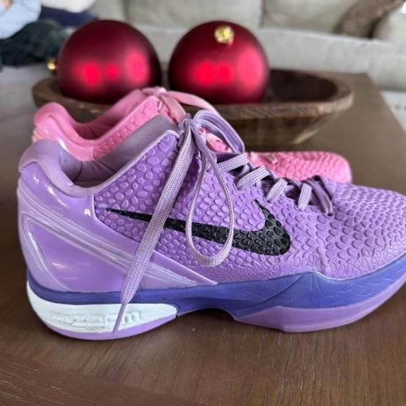 Nike Women's Pink and Lavender Athletic Shoes - Picture 2 of 6
